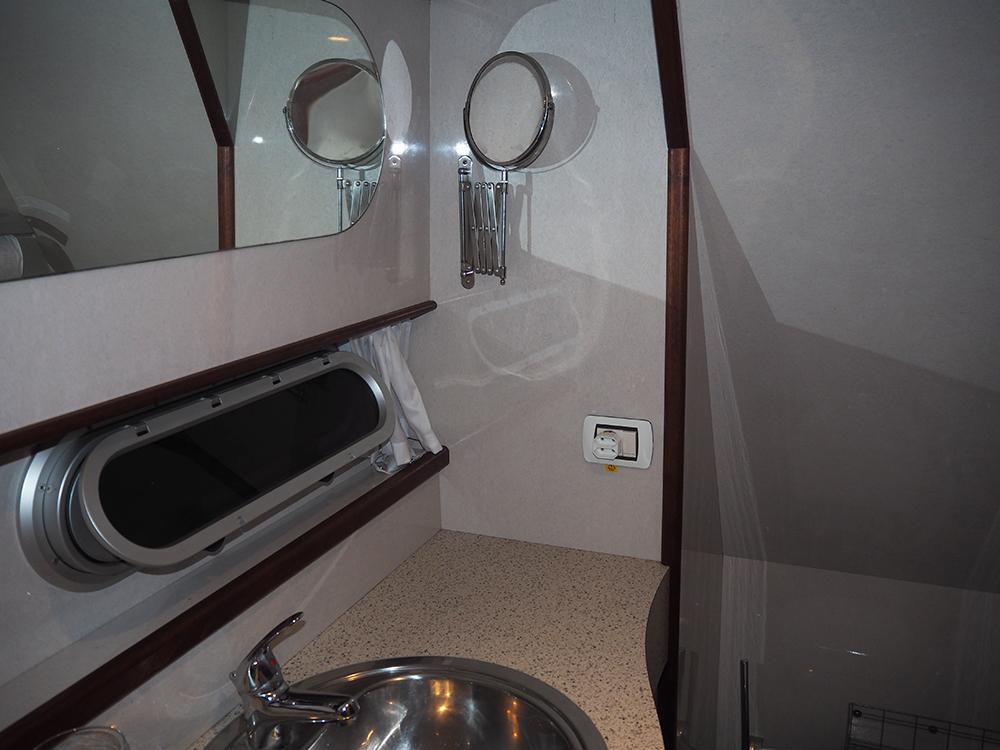 Aft cabin, Accommodation